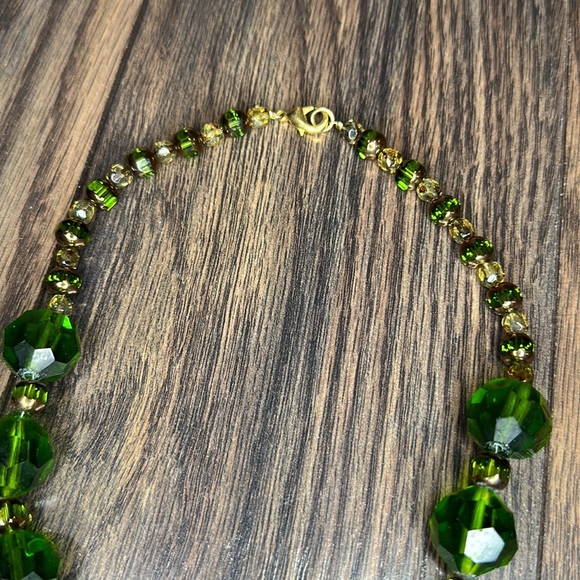 Green Beaded Necklace - Picture 3 of 4
